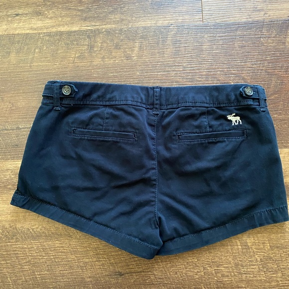 Abercrombie & Fitch low rise short shorts | size 0/25 - Picture 3 of 4